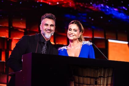 Leo Montero y Karina Mazzocco, los encargados de conducir la ceremonia de los Martín Fierro de Cable 2024