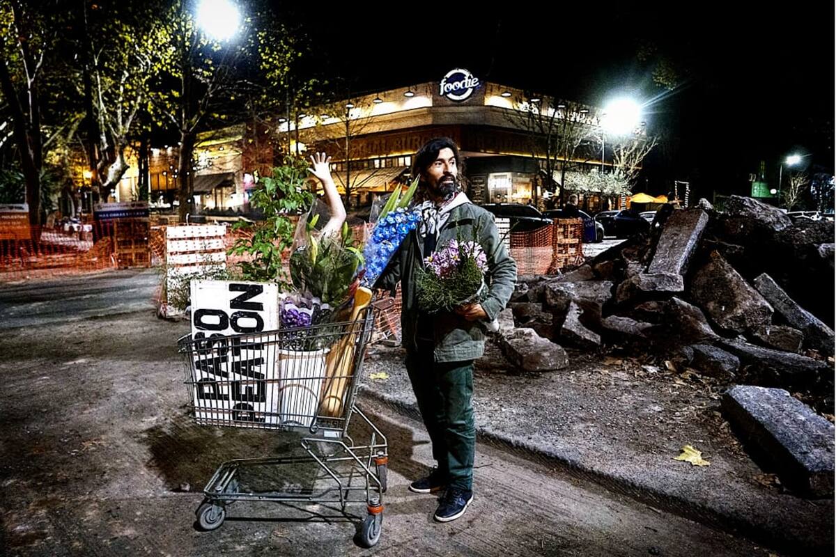 Leo Vaca: fotógrafo, florista y performer