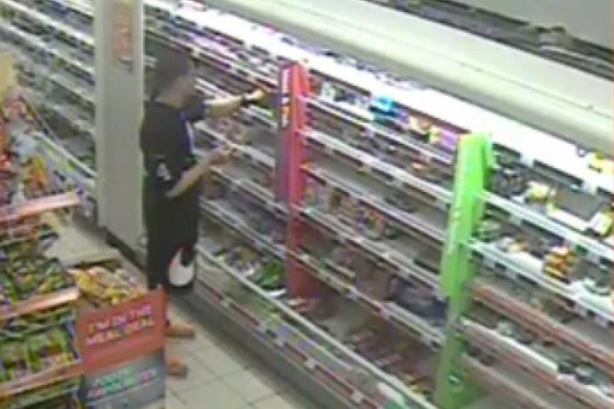 Leoaai Elghareeb en el supermercado Sainsbury’s de Londres