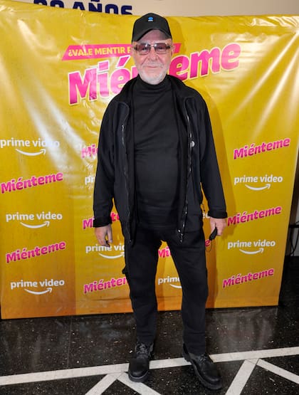 León Gieco también dijo presente en el Centro Cultural 25 de Mayo