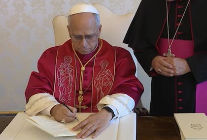 León XIV firma la exhortación apostólica Dilexi te