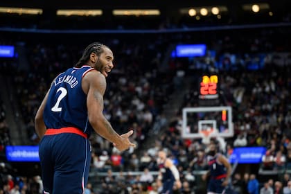 Leonard anota 28 puntos y conduce a Clippers a victoria 114-98 sobre Pelicans