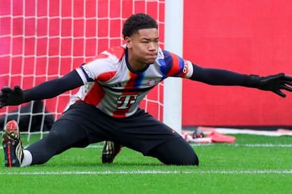 Leonard Prescott, arquero de Bayern Munich