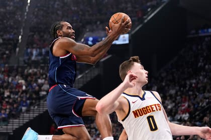 Leonard y Harden lideran triunfo 117-8 de Clippers ante Nuggets para tomar ventaja 2-1 en la serie