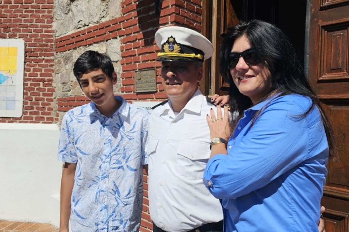 Leonardo Averasturi llegó al faro de Punta del Este en 2013, junto a su esposa Andrea y su hijo Aaron