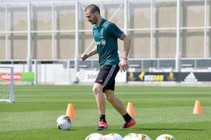 Leonardo Bonucci, defensor de Juventus, que ya practica cumpliendo el protocolo: sin contacto con compañeros ni pasos por el vestuario.