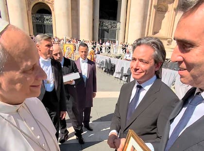Leonardo Boto, Intendente de Luján, saluda al Papa en el Vaticano, hace diez días