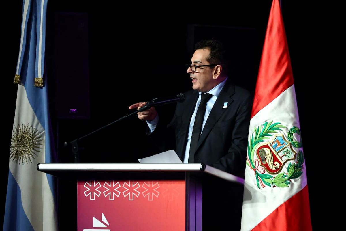 Leonardo Cifelli durante su discurso de apertura en la Feria del Libro