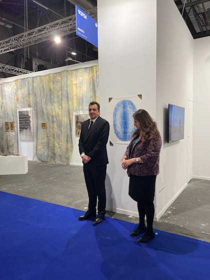 Leonardo Cifelli esperó a los reyes el año pasado en ARCO, junto al stand de la galería Remota