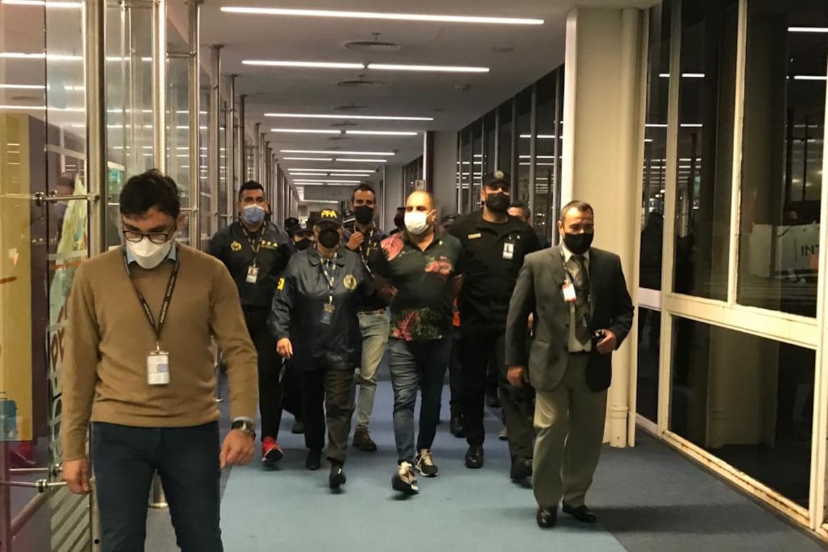 Leonardo Cositorto en el aeropuerto internacional de Ezeiza