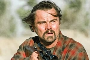 Leonardo DiCaprio caracterizado como Bob Ferguson en una escena de "Una batalla tras otra".