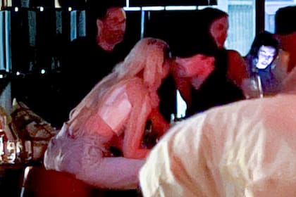 Leonardo DiCaprio con la supermodelo Gigi Hadid en Casa Cipriani en Nueva York