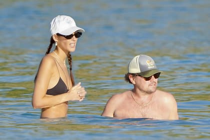 Leonardo DiCaprio disfruta de las playas de St. Barth junto a su novia, Vittoria Ceretti