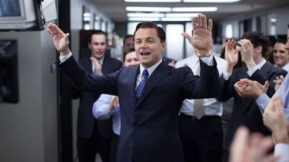 Leonardo DiCaprio en El lobo de Wall Street (2013), de Martin Scorsese, un film que tocó una fibra especial del tejido social
