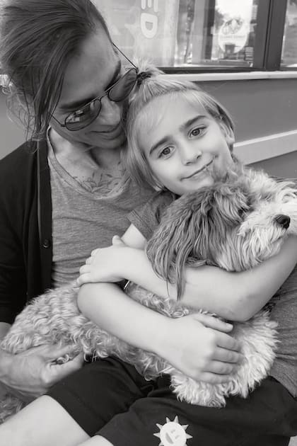 Leonardo, el hijo de la modelo y actriz, posa, a pura sonrisa, con Julio Jr, quien hace sólo dos meses anunció su ruptura con la modelo brasileña Vivi di Domenico.