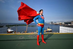 Un inesperado héroe: el “Clark Kent” brasileño causa furor