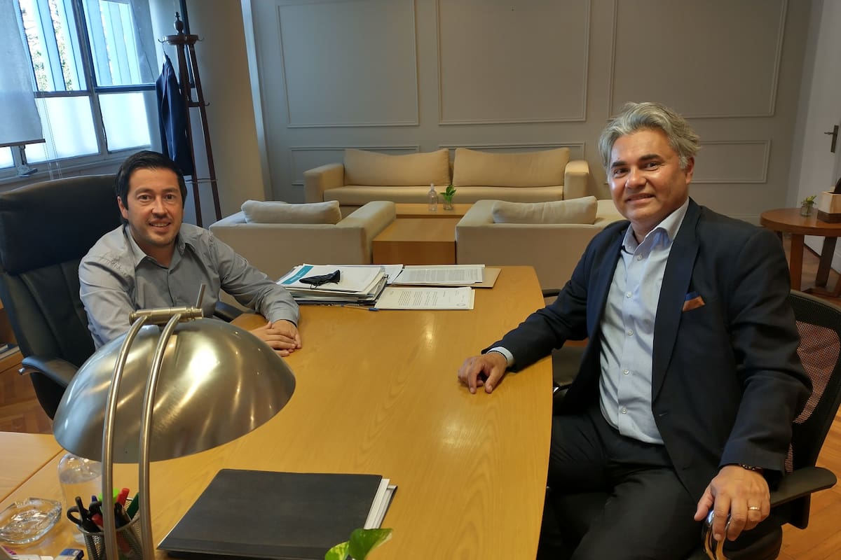 Leonardo Nardini, intendente de Malvinas Argentinas, con el abogado laboralista Carlos Díaz.