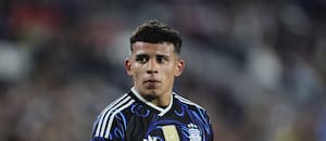 Cómo protegen la selección y Boca a Leonel Flores, la joya que superó récords de Messi y Maradona
