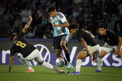 Leonel Flores debutó en la selección argentina el martes pasado, ante Bolivia, en un amistoso en Córdoba