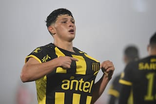 La joya que River tasó en US$ 100 millones hizo un golazo en Peñarol y salió campeón en Uruguay