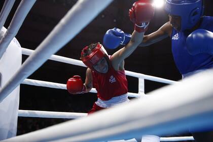 Leonela, sobre el ring