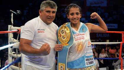 Leonela Yúdica retuvo por cuarta vez su título mundial
