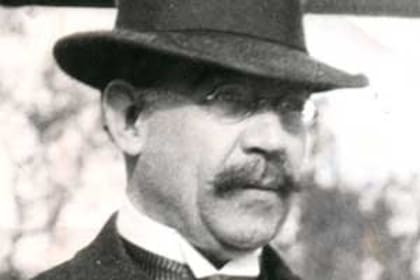 Leopoldo Lugones nació en 13 de junio de 1874