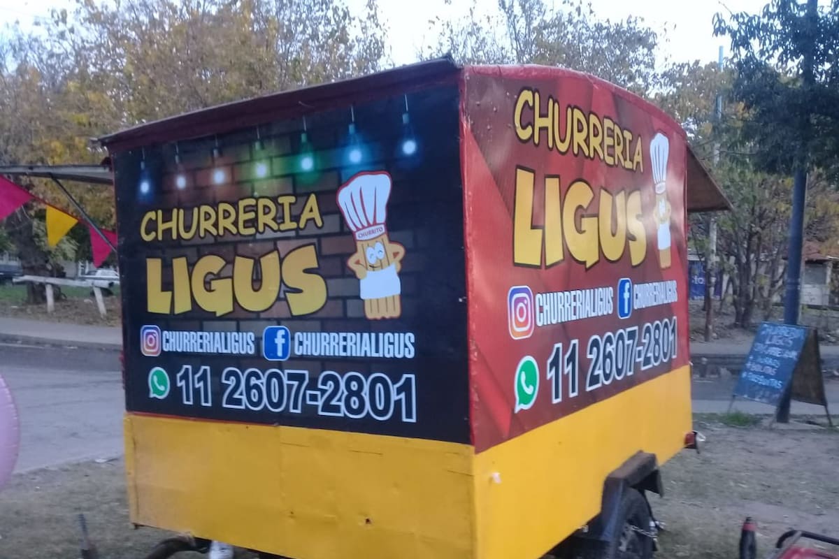 Les robaron el carro de churros con el cual trabajaban