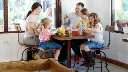 Leslie, Patrick y sus hijos: extranjeros seducidos por Market Café