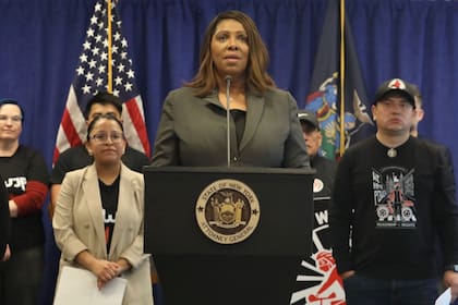 Letitia James fue acusada por el gobierno de EE.UU., dos años después de presentar una demanda contra Trump