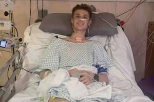Levi Dewey, un joven futbolista amateur, pensó que tenía una gripe y le amputaron las piernas