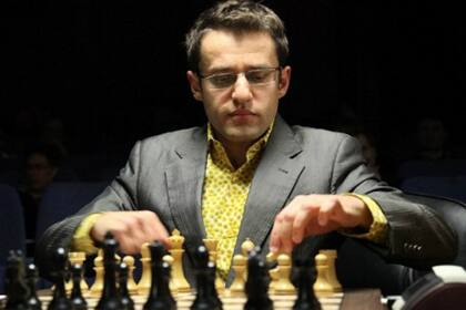 Levon Aronian se impuso en el triple desempate del Chess Master de Dusseldorff, con partidas rápidas; el armenio se debía una gran victoria.