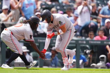 Lewis conecta dos jonrones y Ryan poncha a 11 para Mellizos que vencen a Rockies y evitan barrida