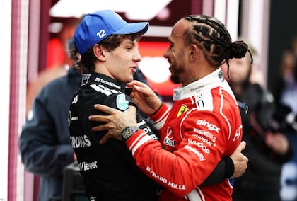 Lewis Hamilton es el piloto que más cerca está del líder Andrea Kimi Antonelli en la F1 2026