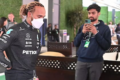 Lewis Hamilton, piloto de Mercedes, poco acostumbrado a salir en el puesto 10 de la Fórmula 1
