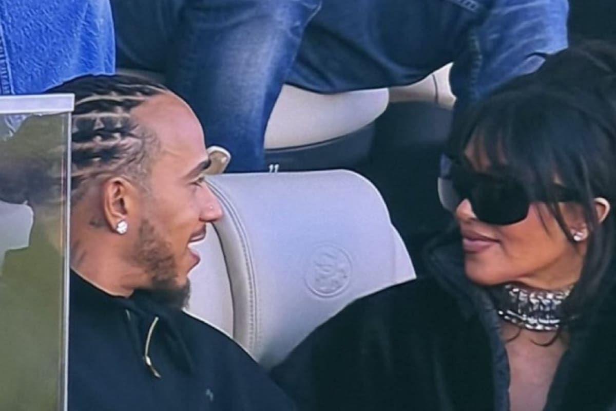 Lewis Hamilton y Kim Kardashian en el Super Bowl LX
