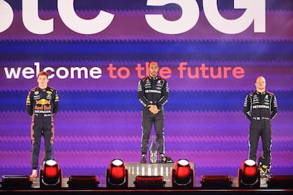 Lewis Hamilton y Max Verstappen, cerca, pero cada vez más distanciado: Bottas fue el tercero esta vez
