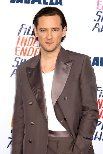 Lewis Pullman tiene 32 años, es actor e hijo de Bill Pullman