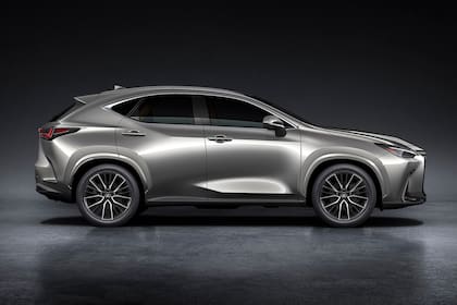 Lexus NX 450+