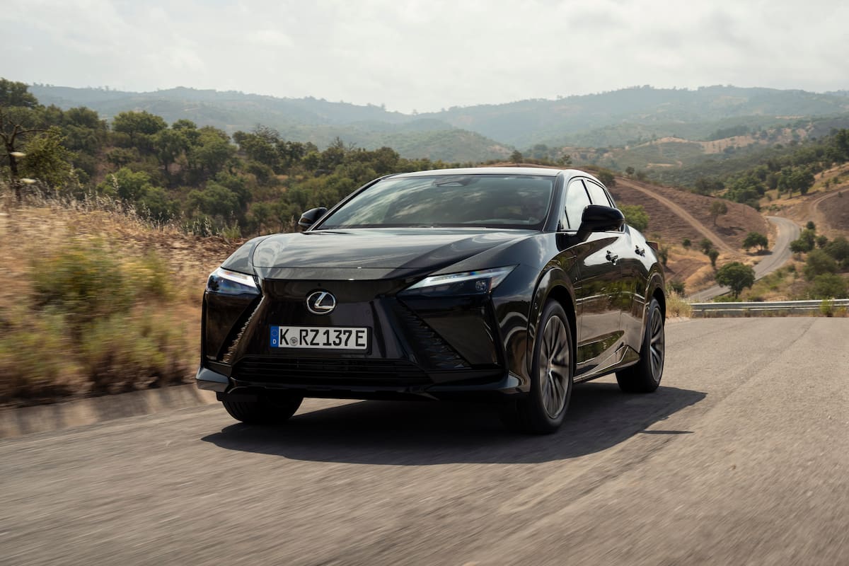 Lexus RZ 500e, el primer vehículo 100% eléctrico de la marca en la Argentina