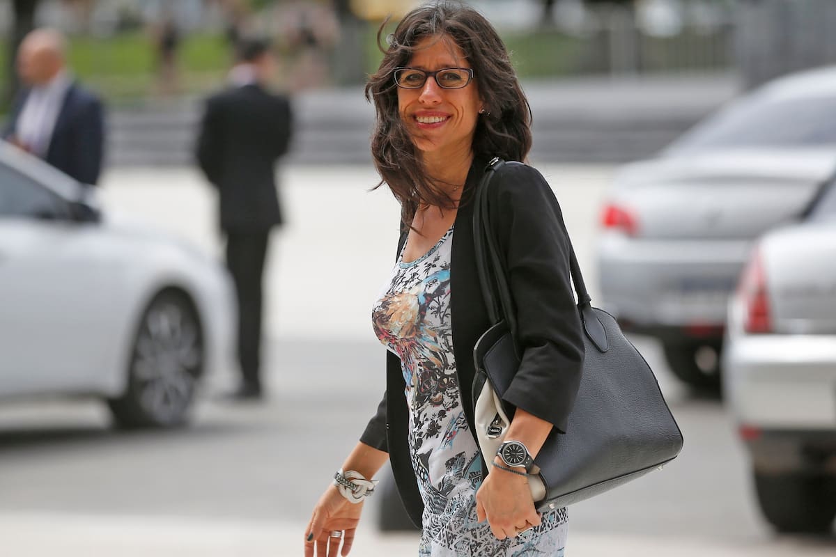 Ley de Góndolas. Mucho ruido y más poder para Paula Español