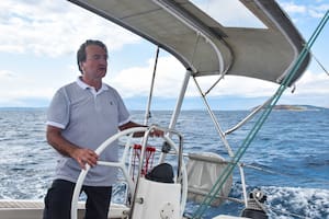 Leyba en el Adriático rumbo a Split, Croacia, con su velero Alazán.