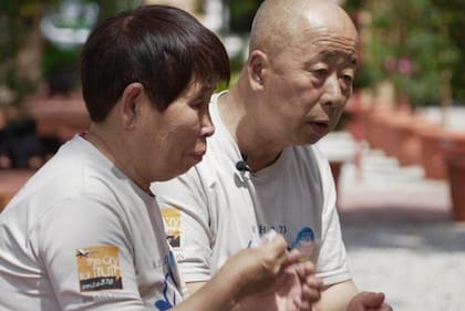 Li Eryou y su esposa, Liu Shuangfeng, siguen esperando saber qué le ocurrió a su hijo.