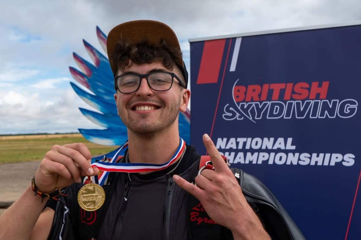 Liam Byrne alcanzó la velocidad más alta jamás registrada en la categoría avanzada, al superar casi los 200 km/h