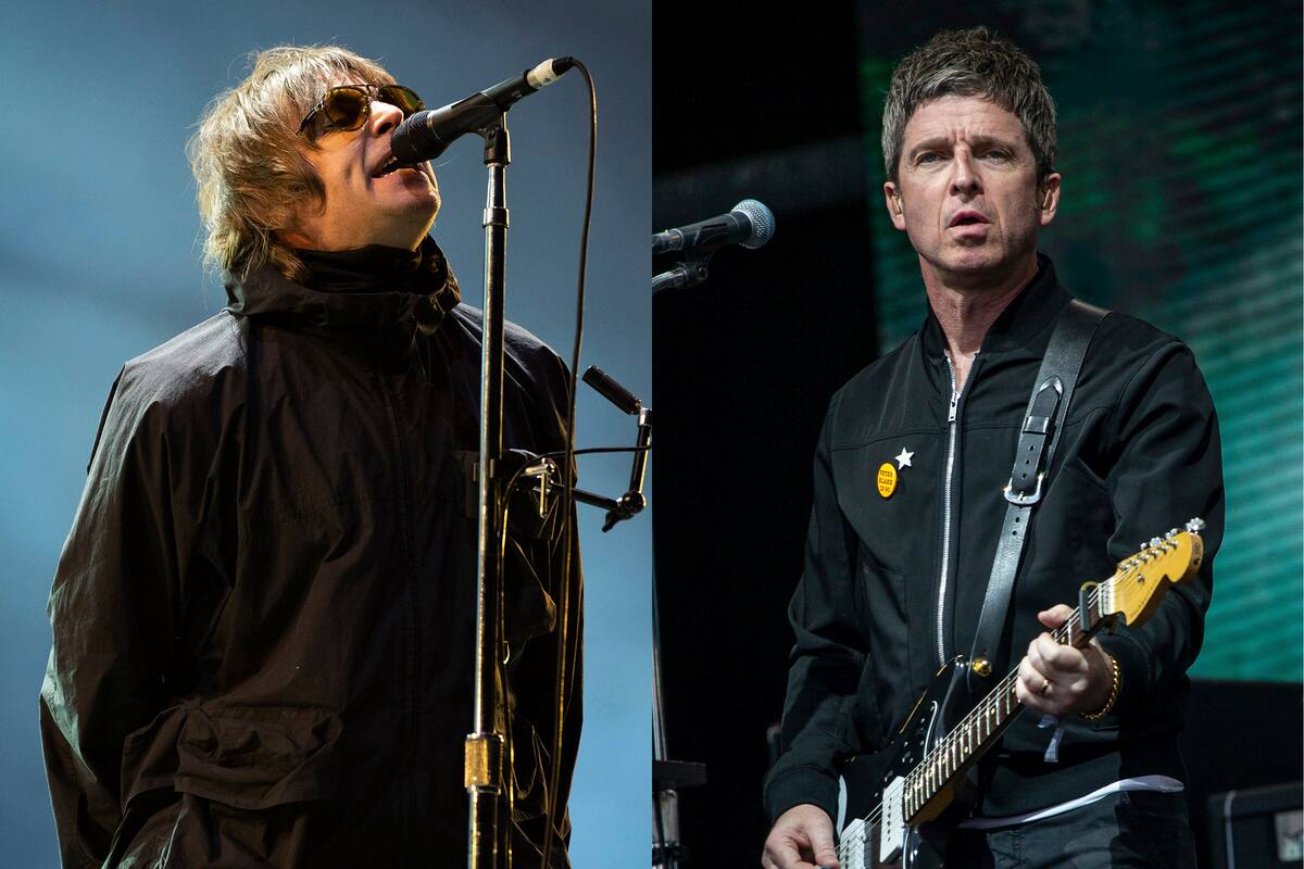 Liam Gallagher actúa en el Reading Music Festival, Inglaterra, el 29 de agosto de 2021, izquierda, y Noel Gallagher actúa en el Festival de Glastonbury en Worthy Farm, Somerset, Inglaterra, el 25 de junio de 2022. (Foto AP)