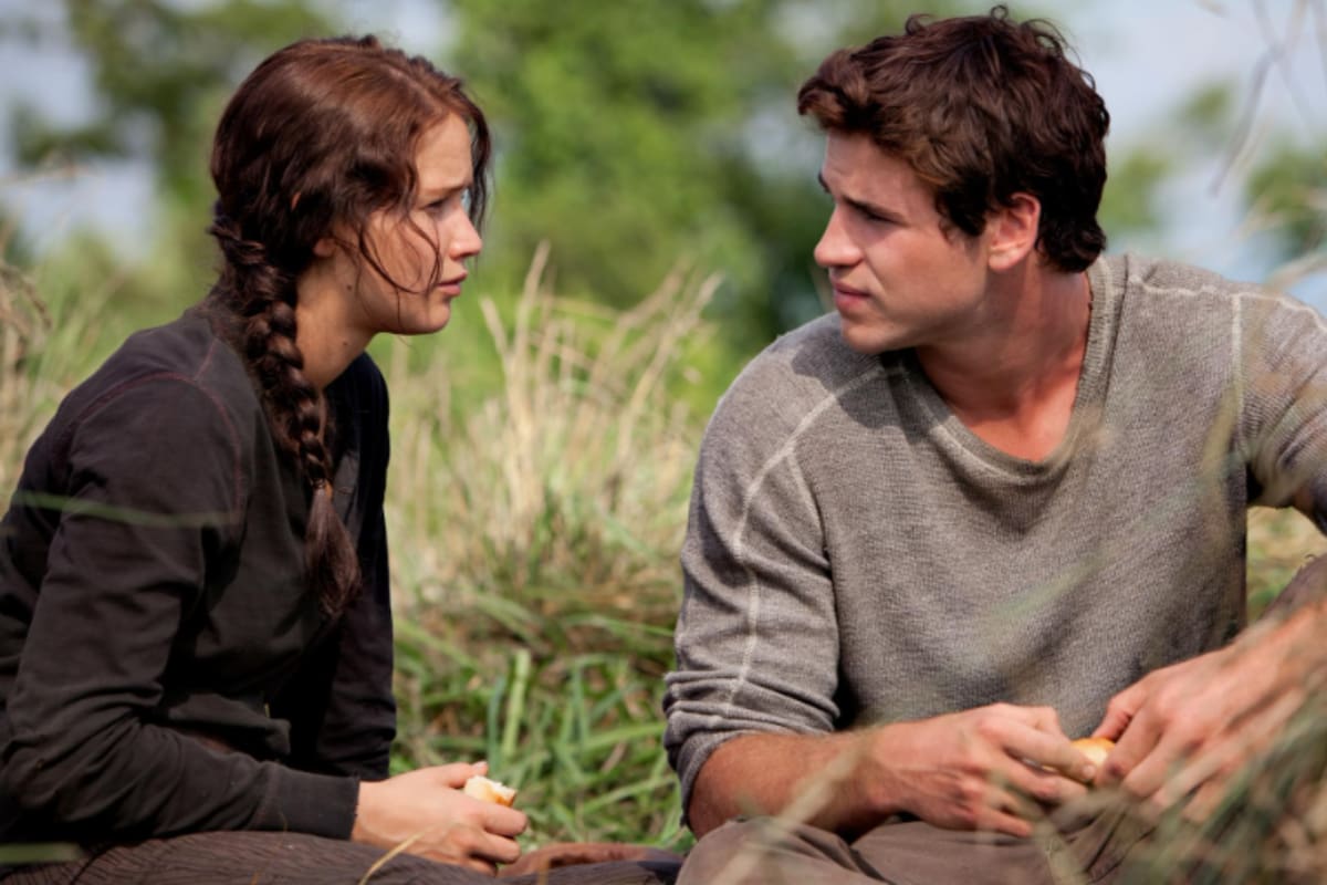 Liam Hemsworth admitió que, aunque Jennifer Lawrence era sus mejores amigas, las escenas de besos que tuvieron en Los juegos del hambre fueron las más incómodas que le tocaron grabar (Foto: IMDb / Lionsgate)