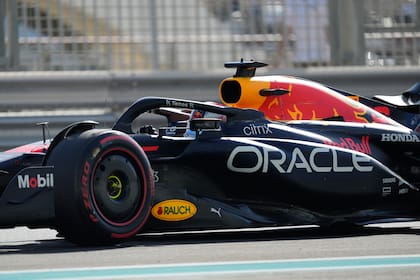 Liam Lawson tomó el volante de Max Verstappen en la primera sesión de práctica del Gran Premio de Abu Dhabi de Fórmula 1; quedó quinto y el bicampeón lo halagó.