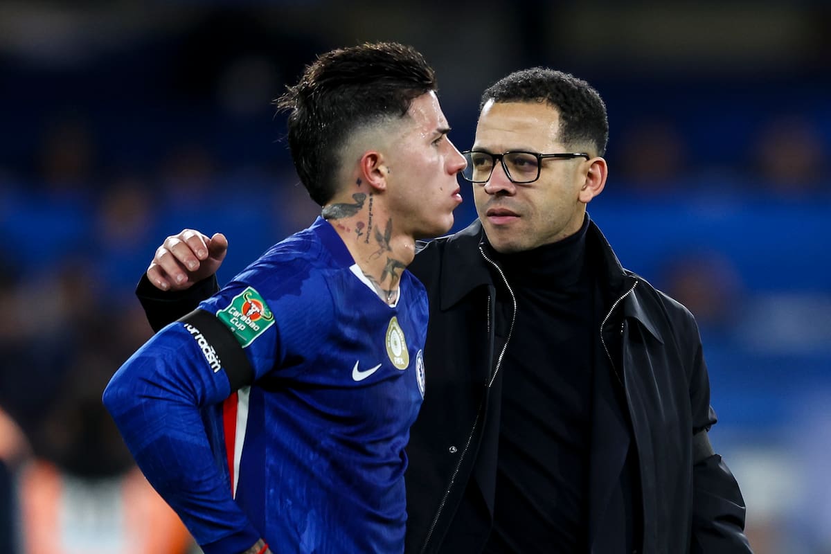 Liam Rosenior, entrenador de Chelsea, confirmó este viernes que Enzo Fernández "pidió disculpas" por sus declaraciones sobre Madrid, pero resaltó que el futbolista formado en River "no jugará" este domingo ante Manchester City por la Premier League