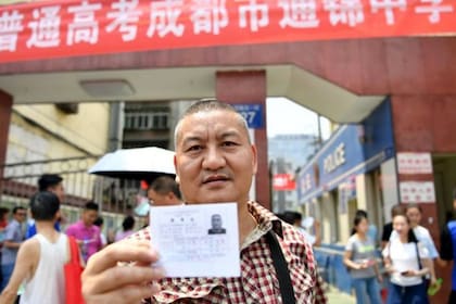 Liang Shi, fotografiado aquí en 2018, intentó aprobar los exámenes para ingresar a alguna universidad de China docenas de veces desde 1983