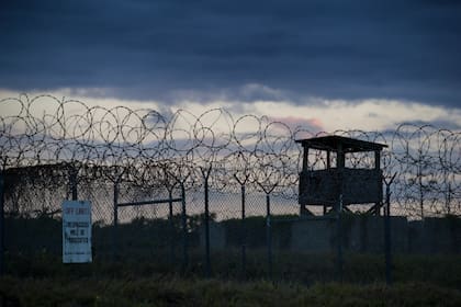 Liberaron a dos prisioneros de Guantánamo a los que nunca habían acusado formalmente de ningún delito (AP Foto/Alex Brandon, File)